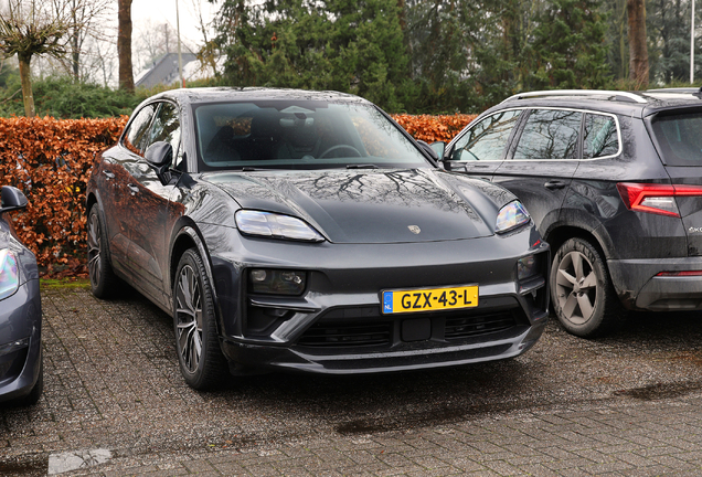 Porsche Macan EV Turbo
