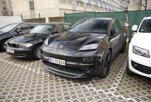 Porsche Macan EV Turbo