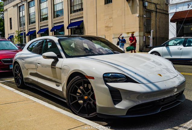 Porsche Taycan GTS Sport Turismo