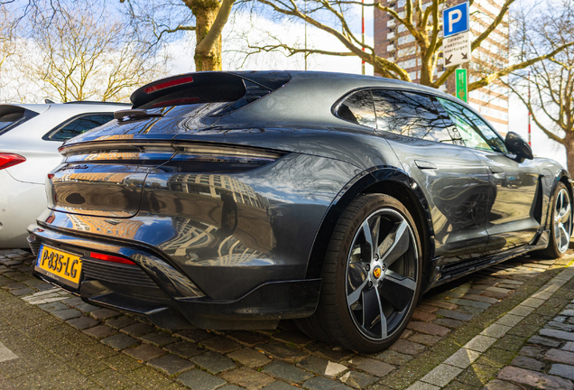 Porsche Taycan Turbo Cross Turismo