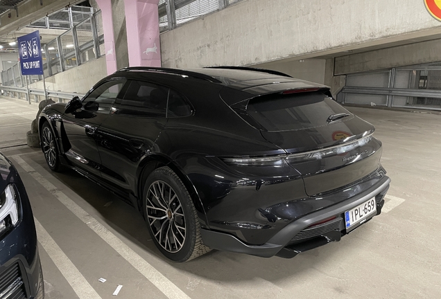 Porsche Taycan Turbo S Cross Turismo