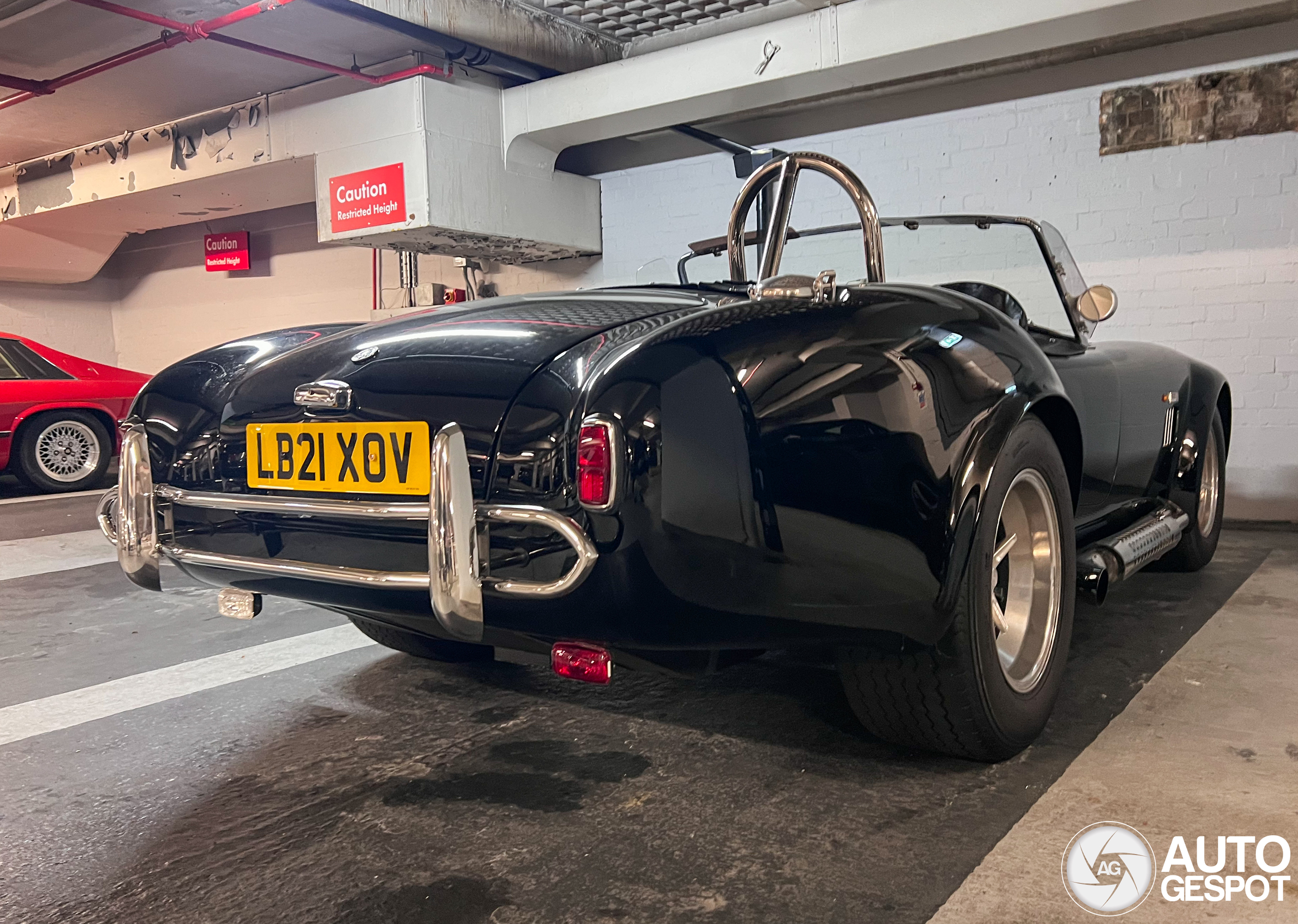 AC Cobra 427