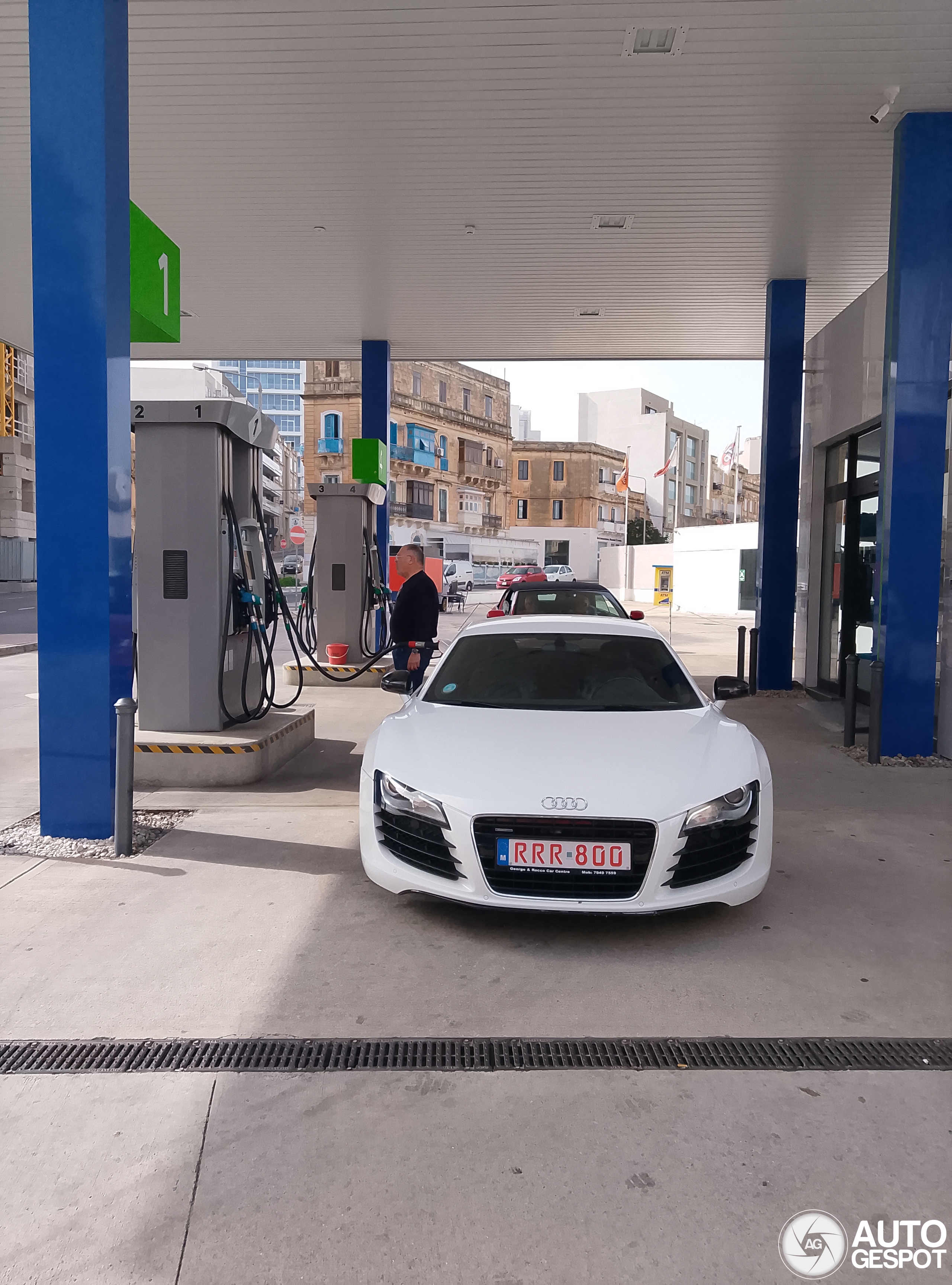 Audi R8