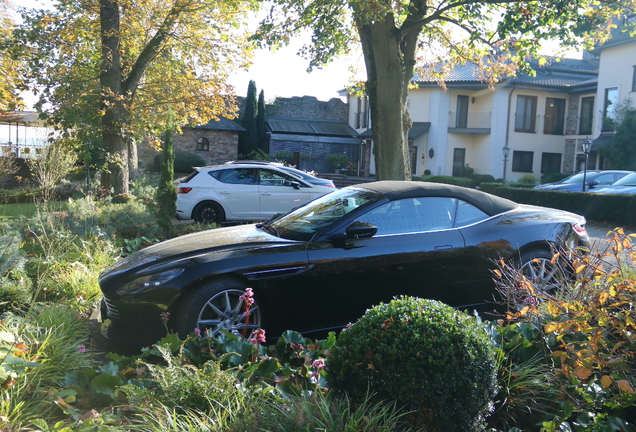 Aston Martin DB11 V8 Volante