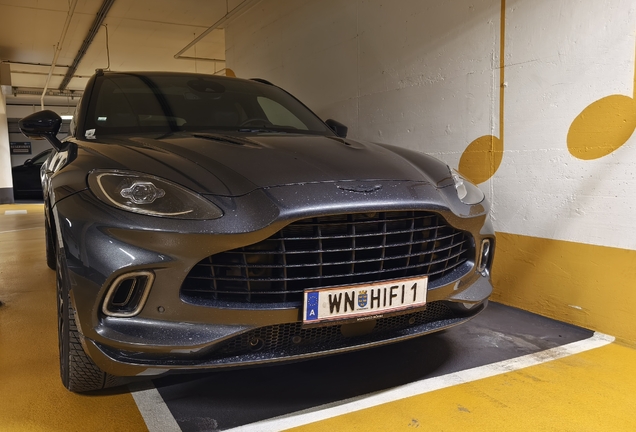 Aston Martin DBX