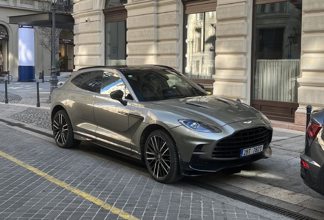 Aston Martin DBX707