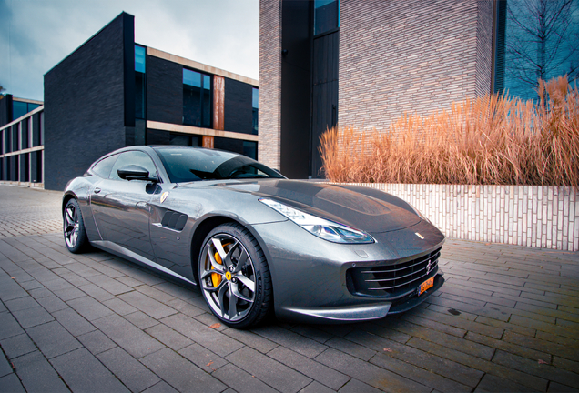 Ferrari GTC4Lusso T