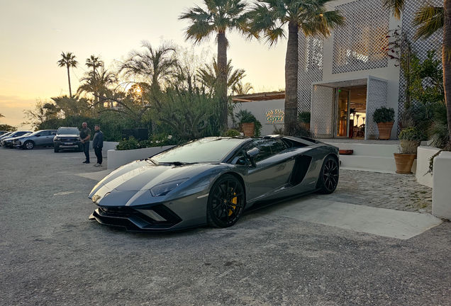 Lamborghini Aventador S LP740-4 Roadster