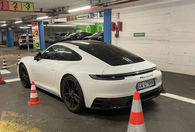 Porsche 992 Carrera GTS