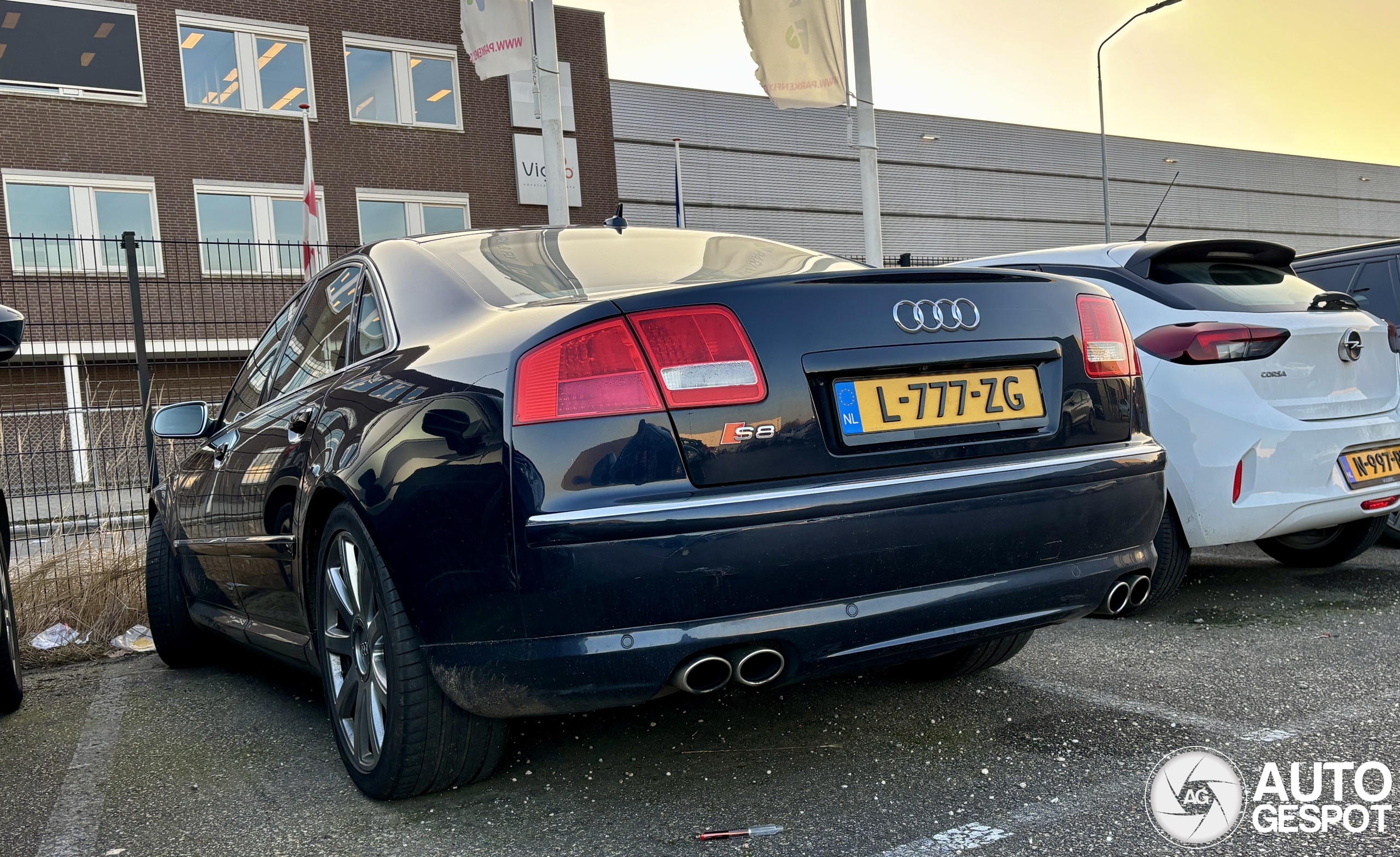 Audi S8 D3
