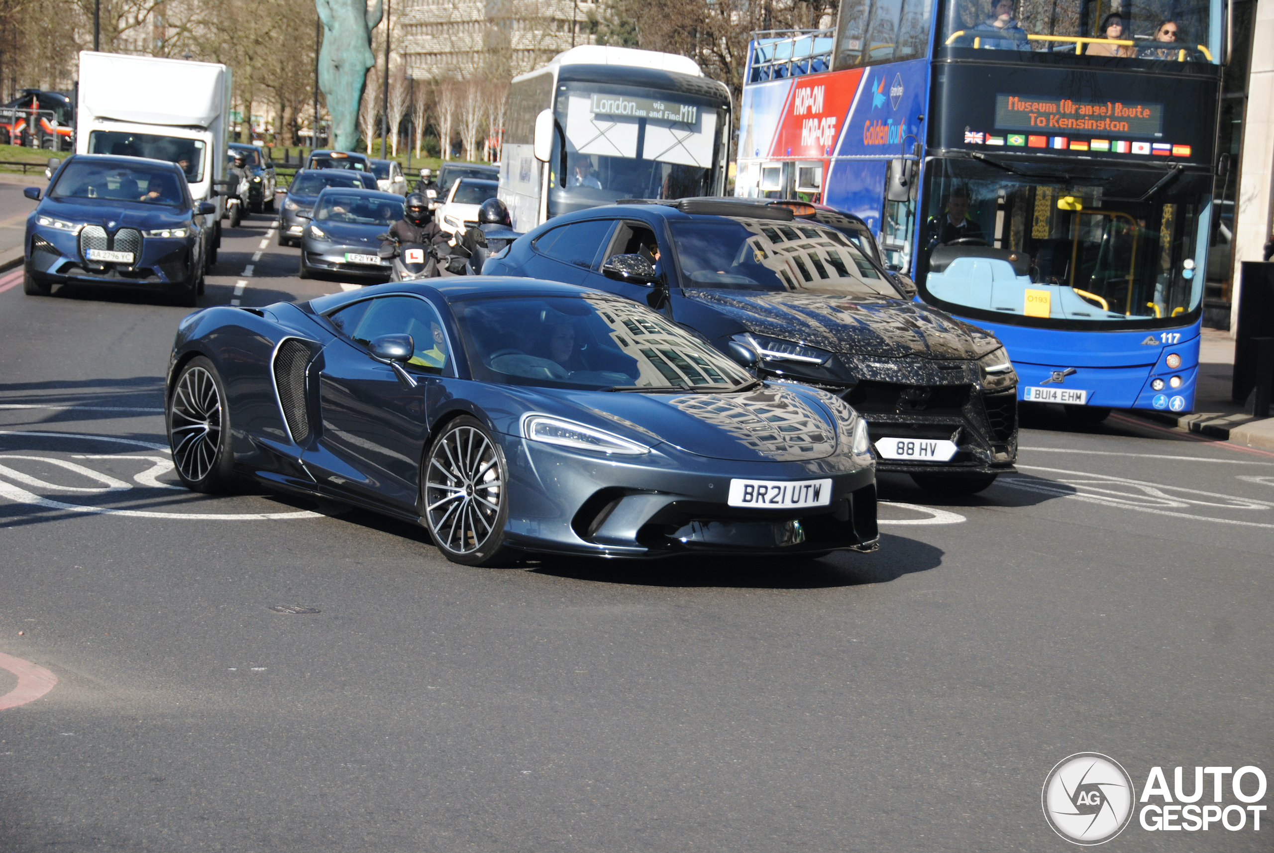 McLaren GT