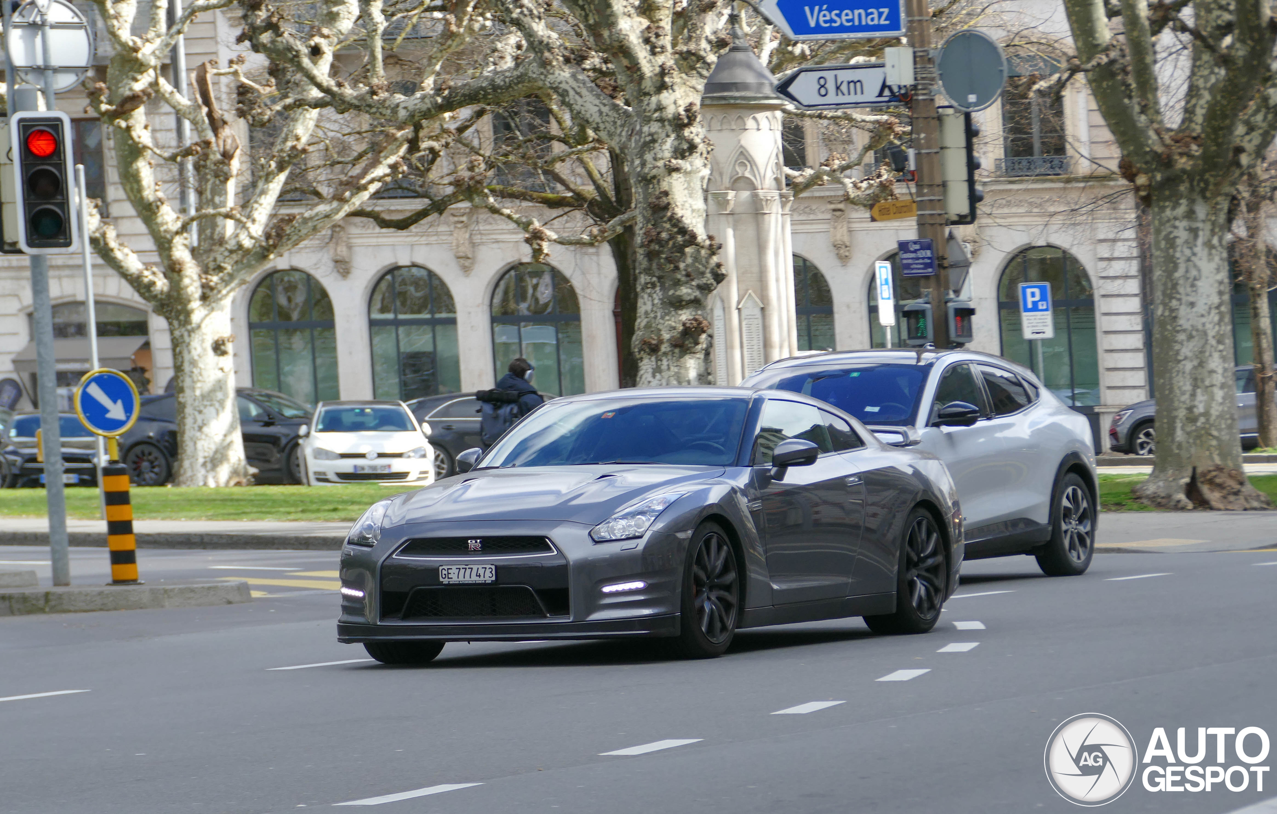 Nissan GT-R 2012