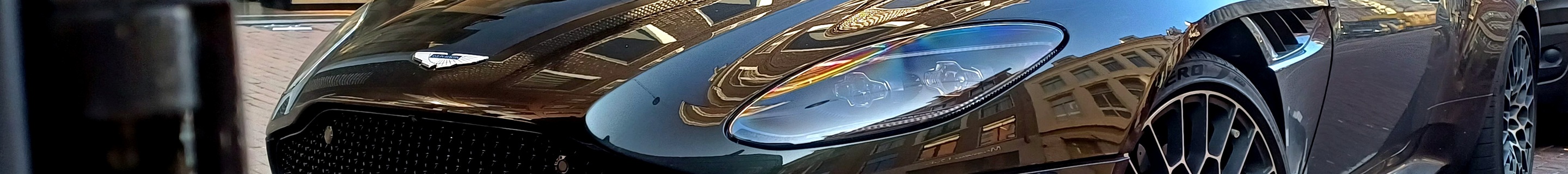Aston Martin DBS 770 Ultimate Volante