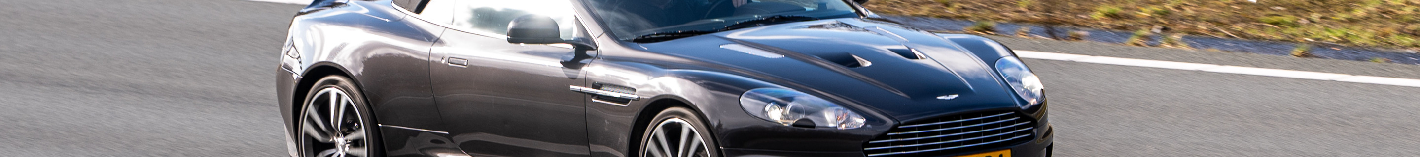 Aston Martin DBS Volante