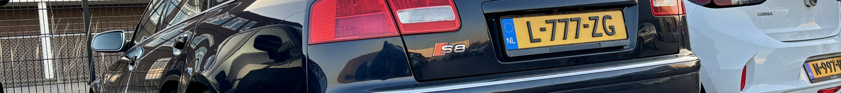 Audi S8 D3