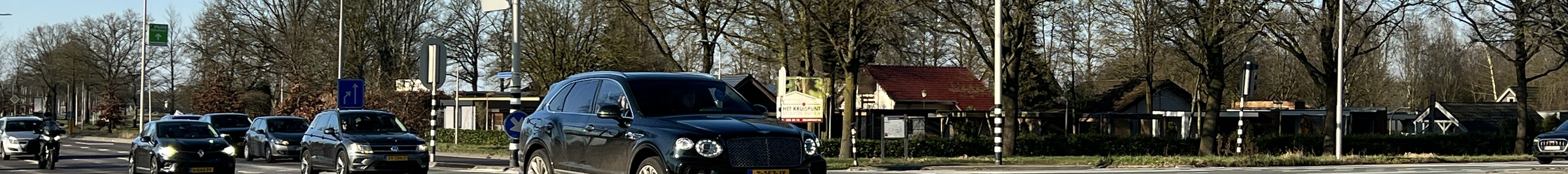 Bentley Bentayga Hybrid Odyssean Edition