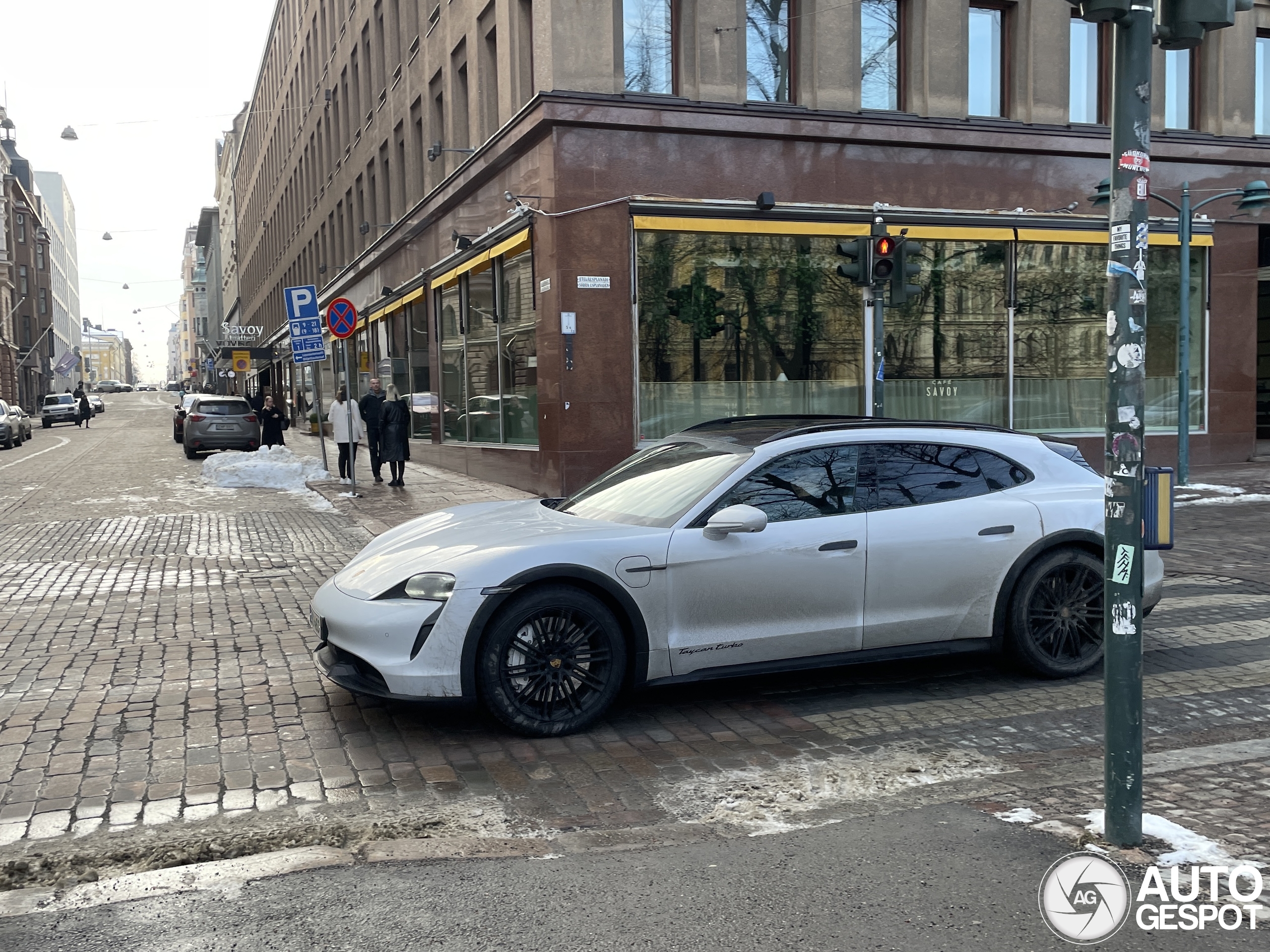 Porsche Taycan Turbo Cross Turismo