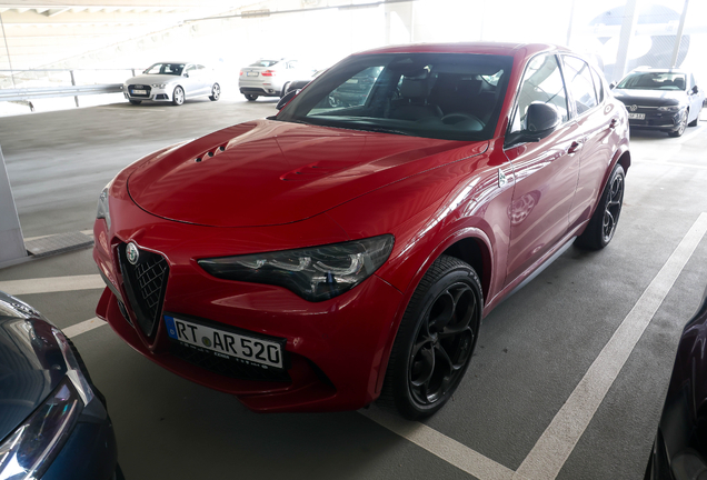 Alfa Romeo Stelvio Quadrifoglio 2023