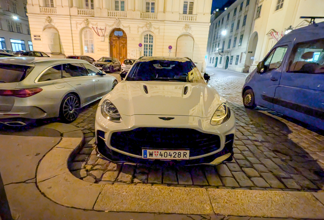 Aston Martin DBX707