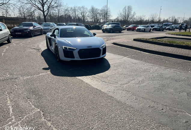 Audi R8 V10 Plus 2015