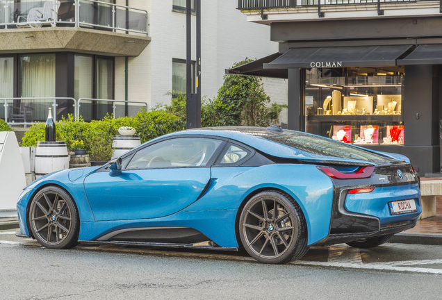 BMW i8