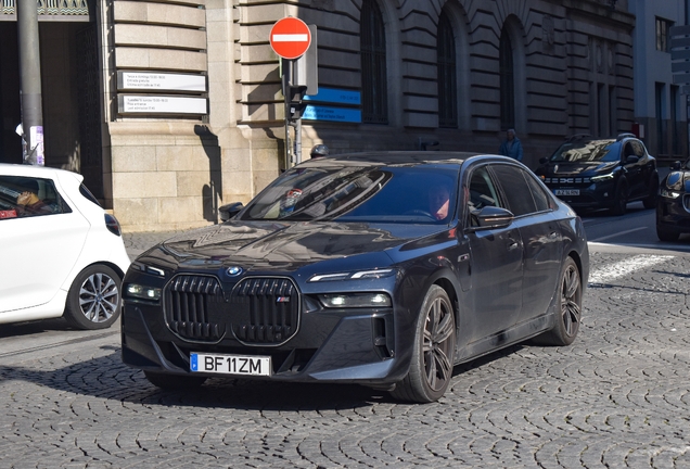 BMW M760e xDrive