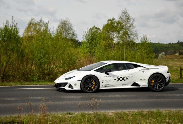 Lamborghini Huracán LP640-4 EVO