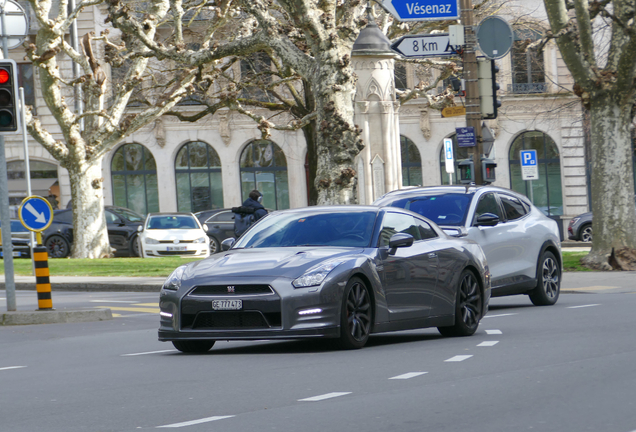 Nissan GT-R 2012