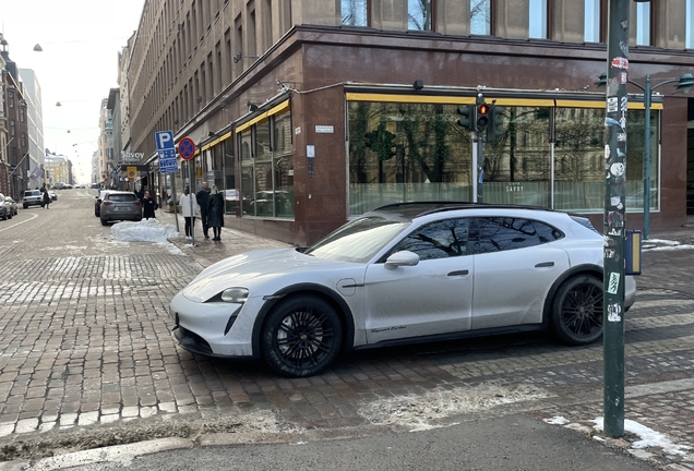 Porsche Taycan Turbo Cross Turismo