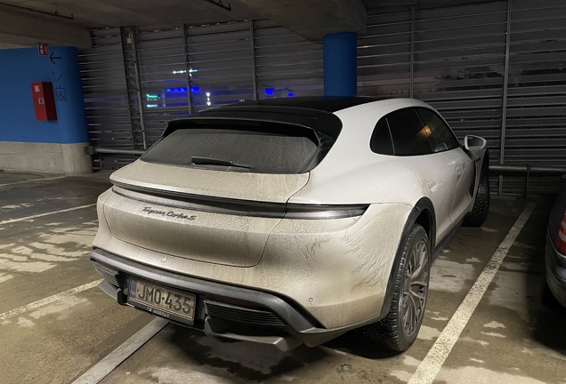 Porsche Taycan Turbo S Cross Turismo