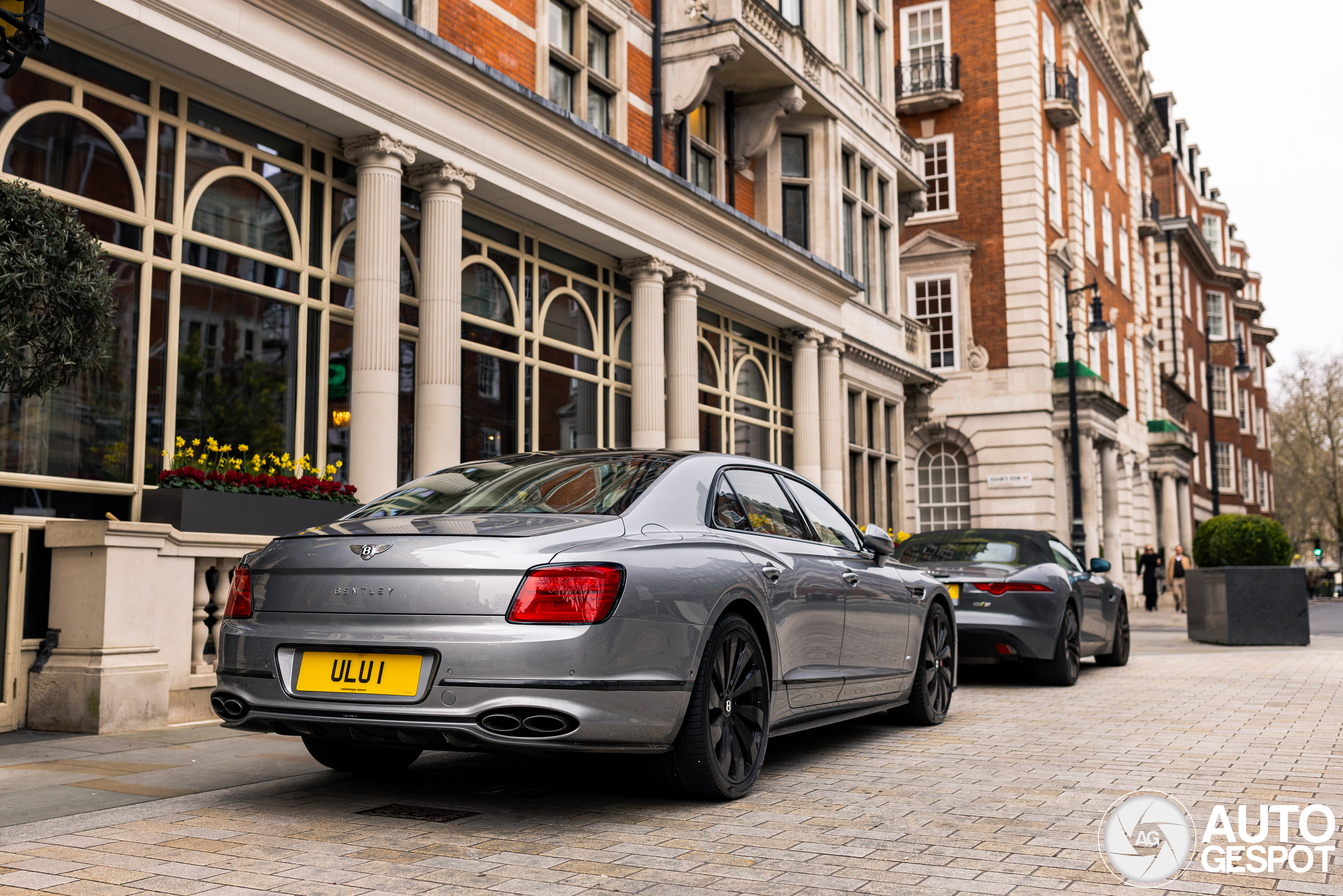Bentley Flying Spur V8 2021