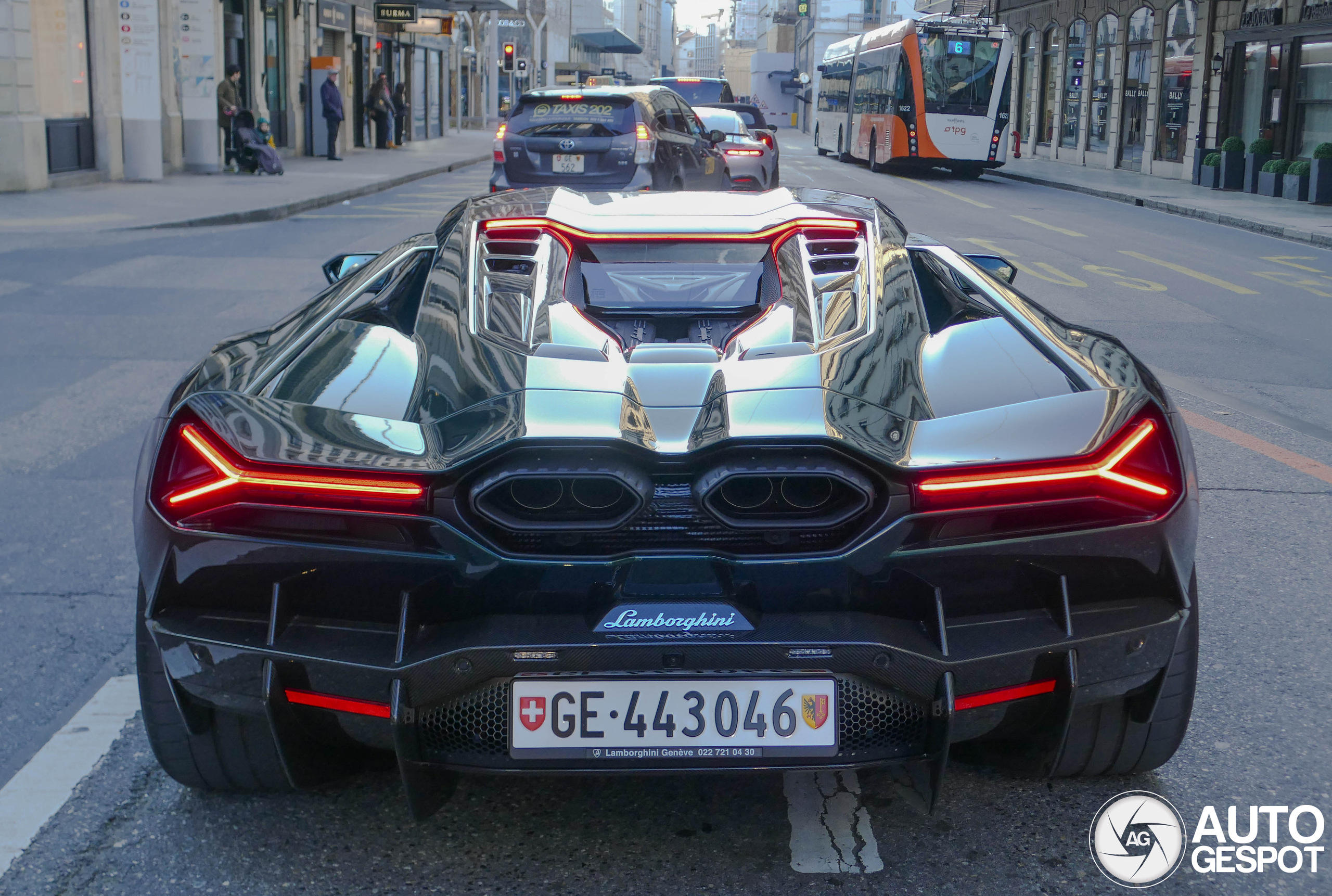 Lamborghini Revuelto: The perfect successor to the Aventador LP700-4