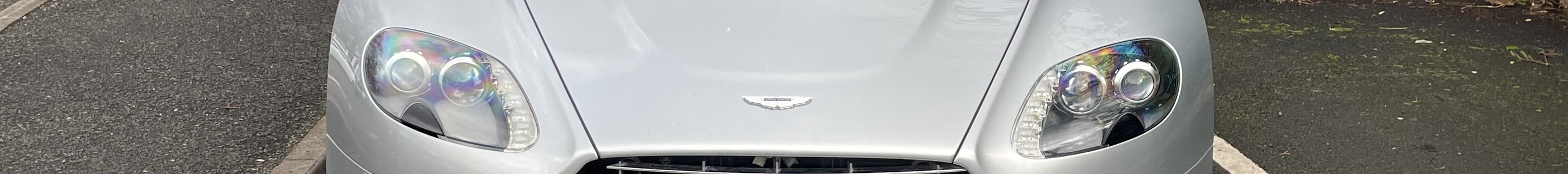 Aston Martin V12 Vantage