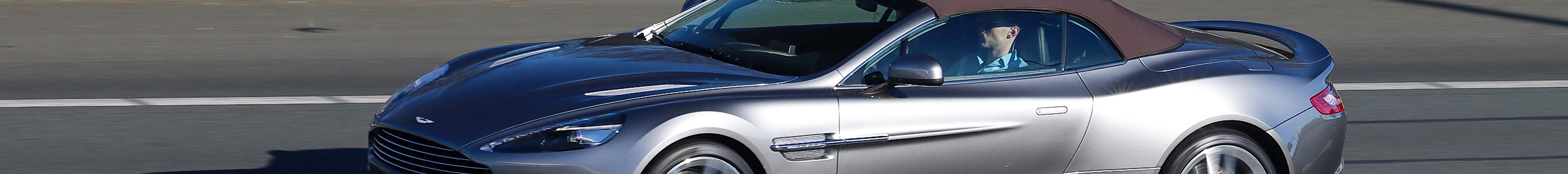 Aston Martin Vanquish Volante