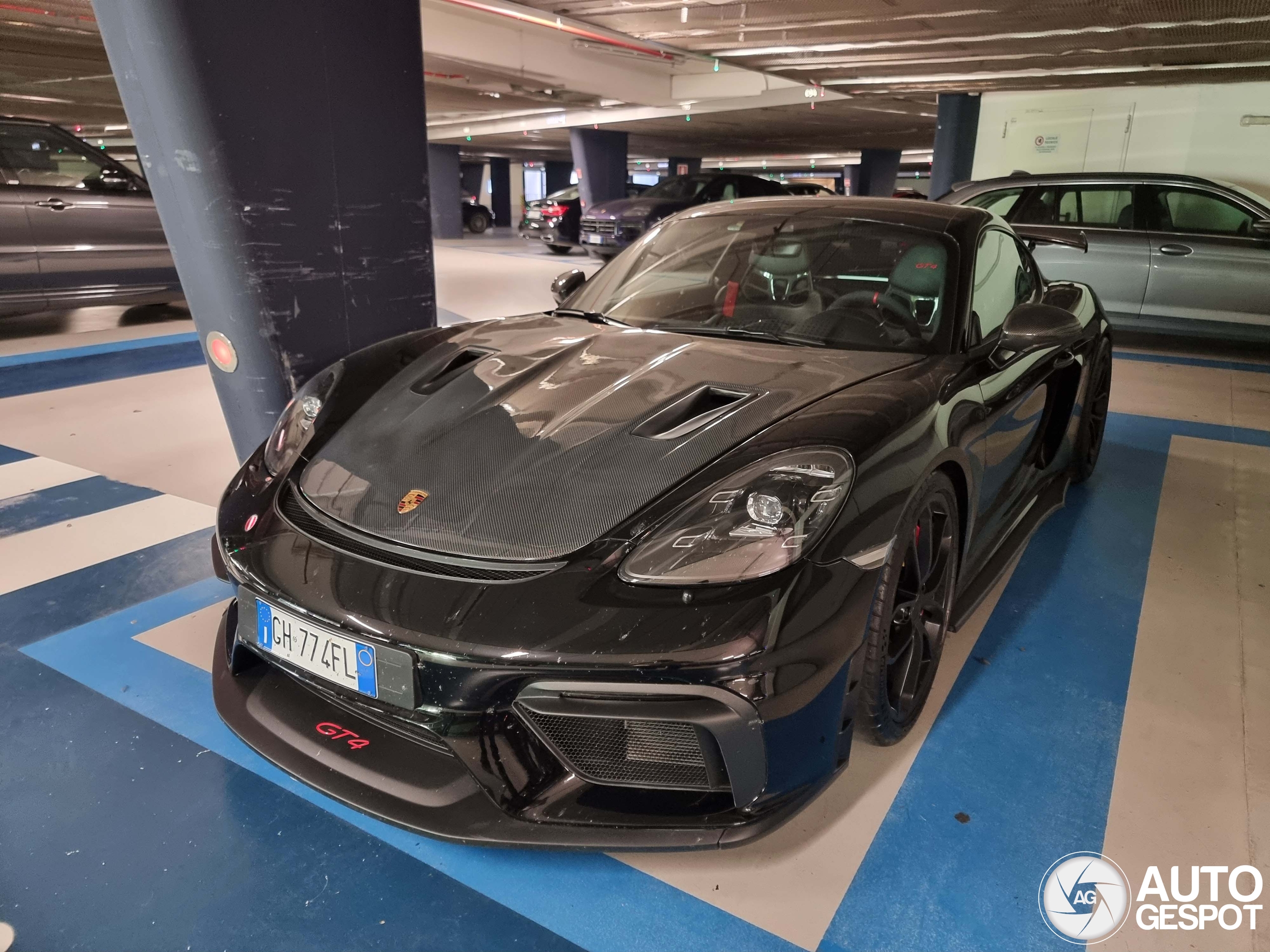 Porsche 718 Cayman GT4