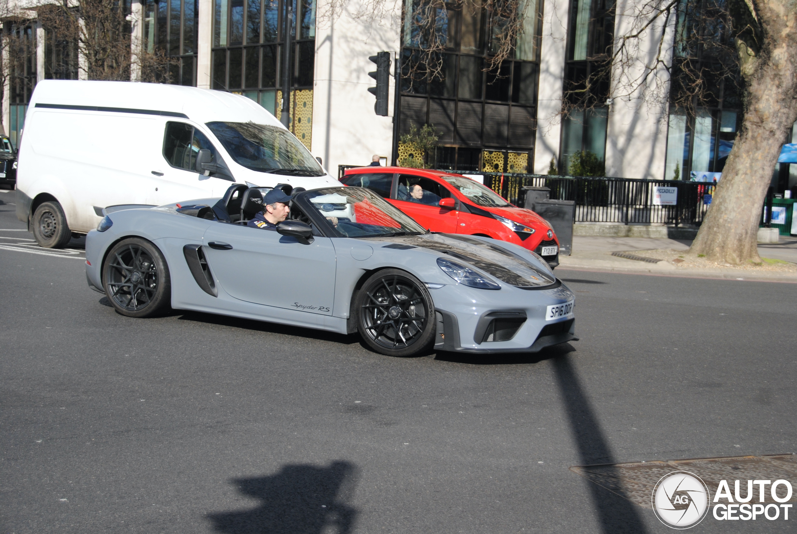 Porsche 718 Spyder RS Weissach Package
