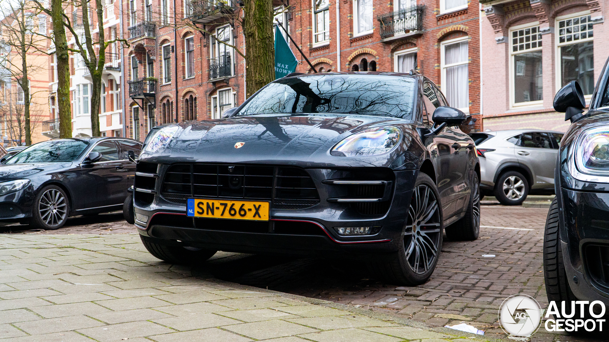 Porsche 95B Macan Turbo Exclusive Performance Edition