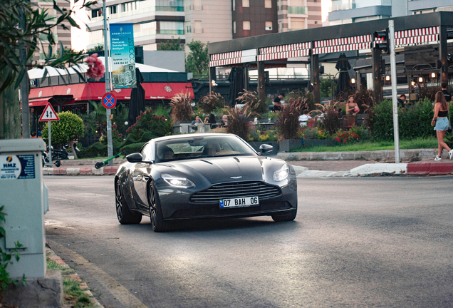 Aston Martin DB11