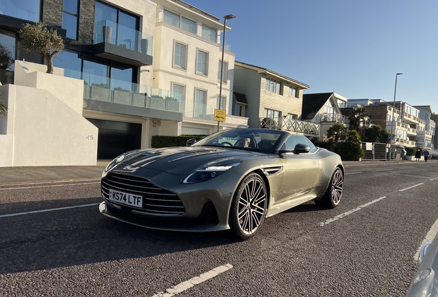 Aston Martin DB12 Volante