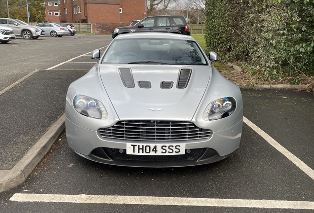 Aston Martin V12 Vantage