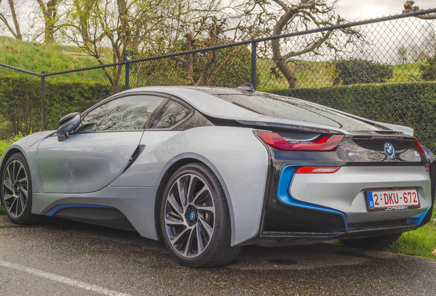 BMW i8