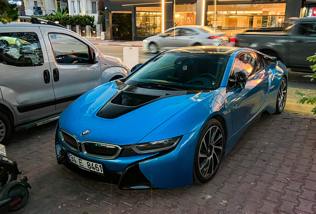 BMW i8