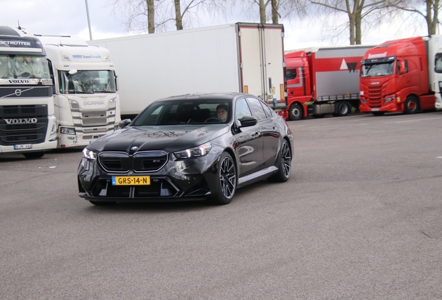 BMW M5 G90