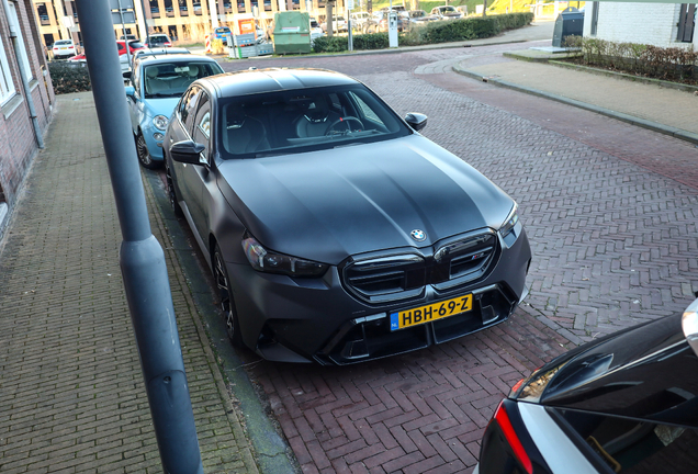 BMW M5 G90