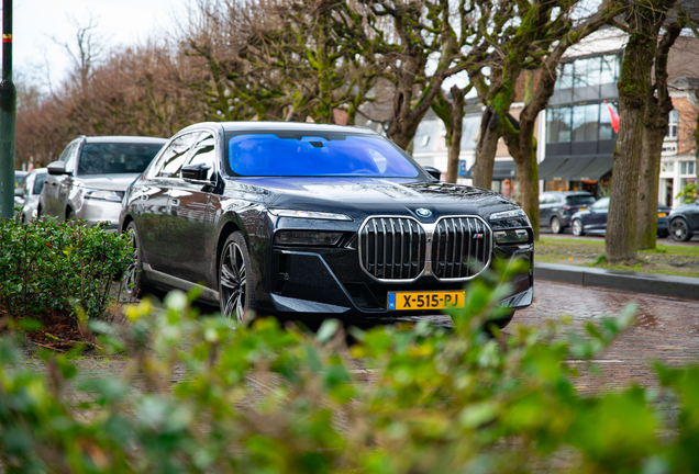 BMW M760e xDrive