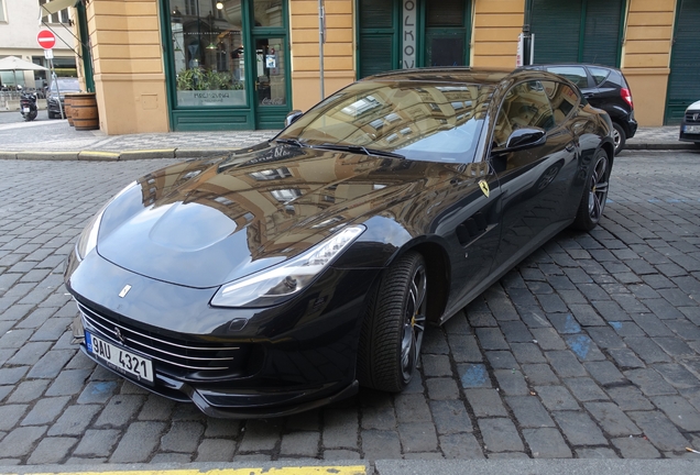 Ferrari GTC4Lusso