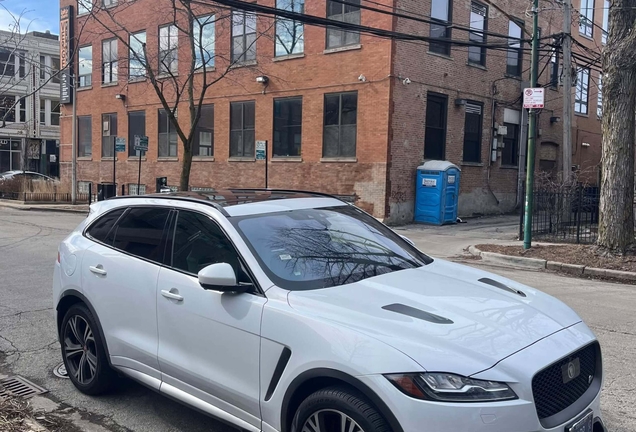 Jaguar F-PACE SVR