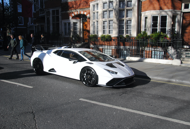Lamborghini Huracán LP640-2 STO