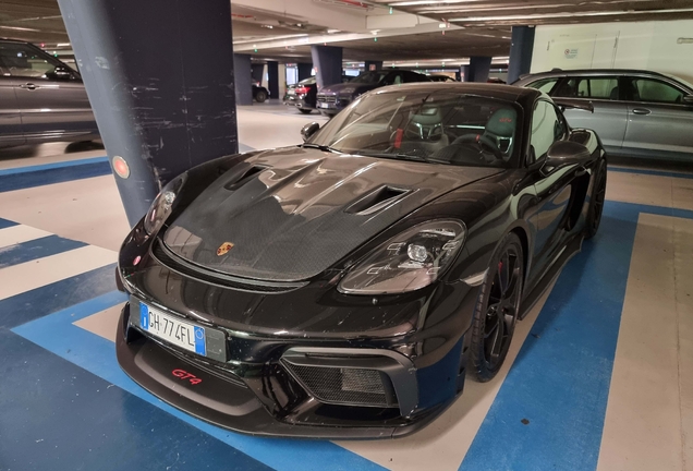 Porsche 718 Cayman GT4