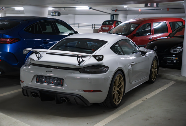 Porsche 718 Cayman GT4